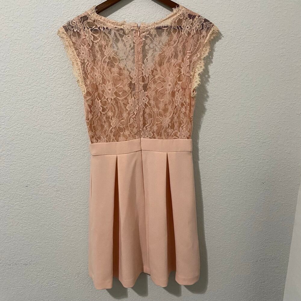 BCBGeneration Lace Fit Flare Dress Lace Pink Blush Mini Sleeveless Size 6 - Picture 2 of 10